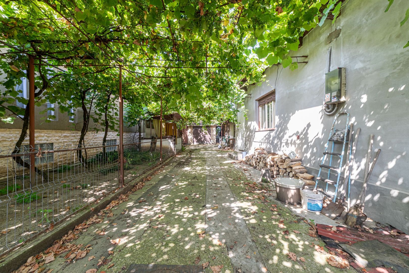 Casă cu teren generos în Aradul Nou - Poză 5