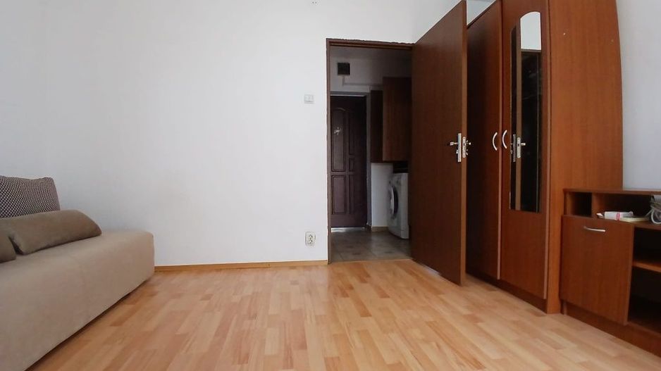 Garsoniera Dristor,  7 minute metrou - Poză 1