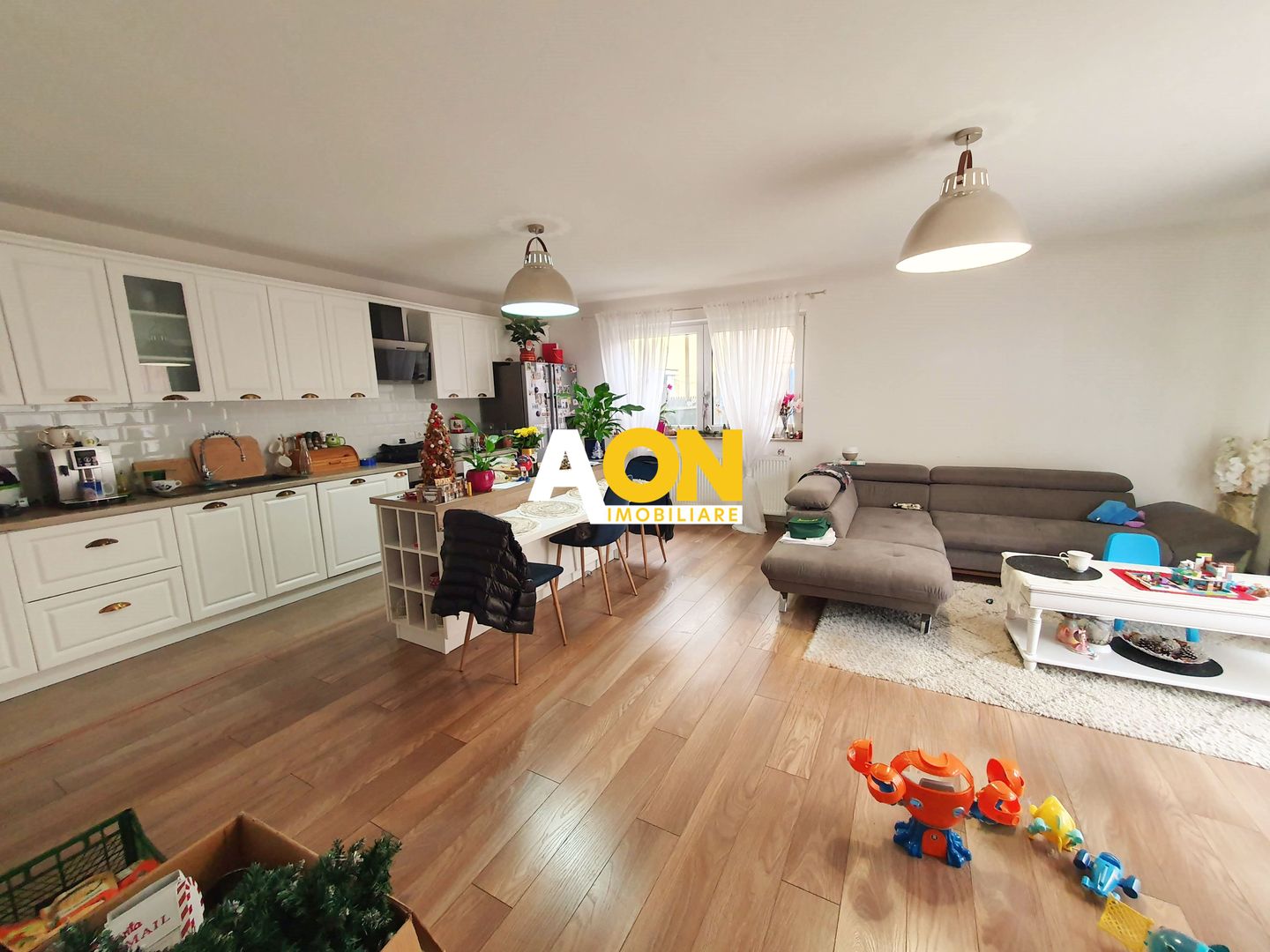 Casa pt 2 familii sau pt. clinica medicala, 8 camere, 486 mp teren - Poză 12