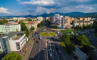 Spatiu Comercial,Calea Bucuresti-Zona Sp. Judetean,vitrina la strada - Poză 1
