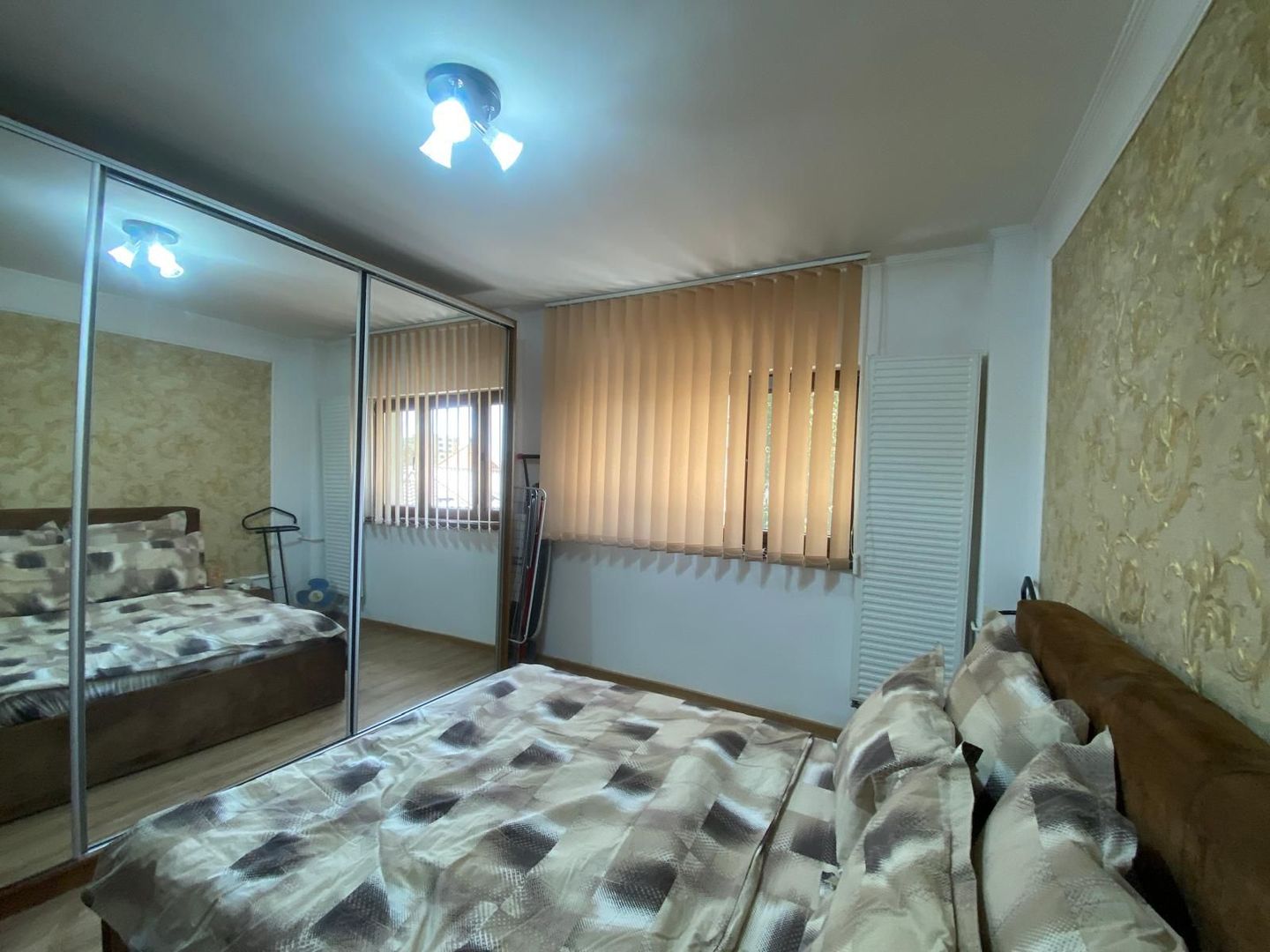 Polona 2 cam dec 4/8, renovat, mobilat, utilat, prima inchiriere - Poză 12