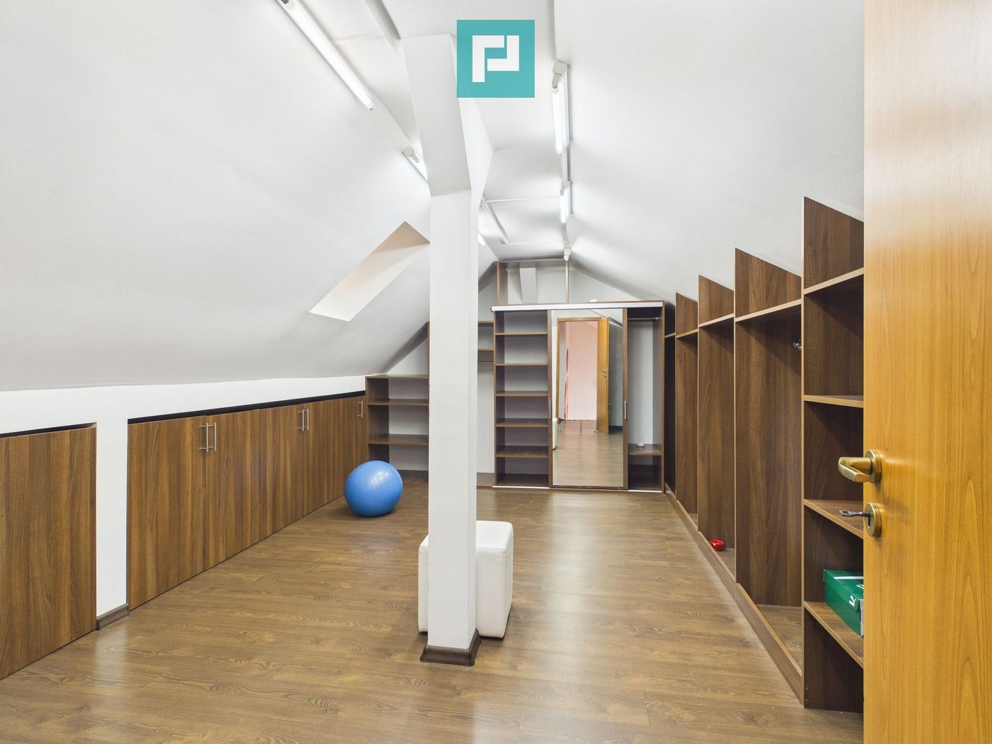 Vila moderna 5 camere Mosnita Noua - Poză 42