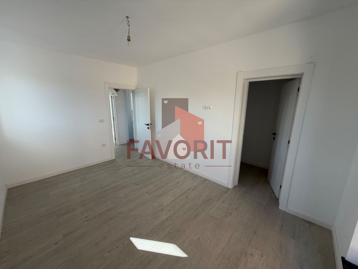 Casa individuala. 172 mp utili. Garaj. Disponibila imediat - Poză 33