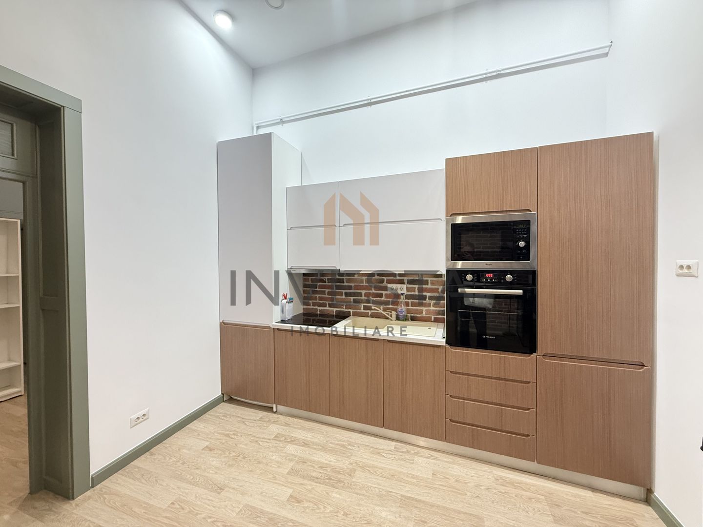 Apartament elegant cu 2 camere, 65 mp, în zona ultracentrală - Poză 2