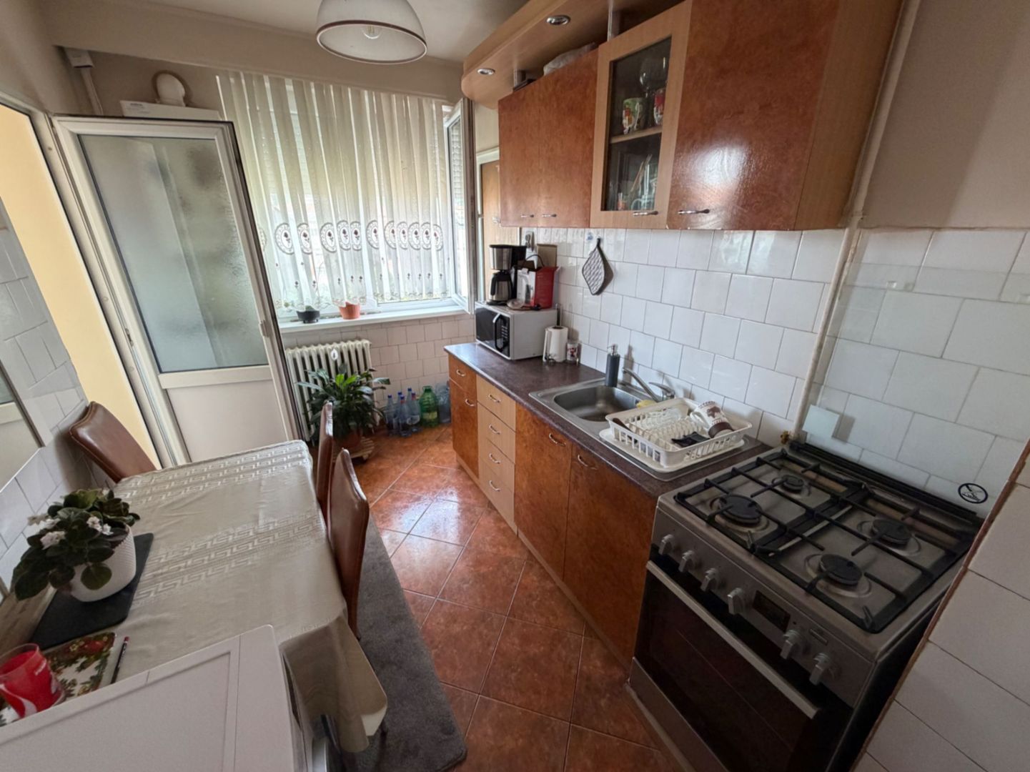 Apartament 2 camere, decomandat - zona Cetate - Poză 11