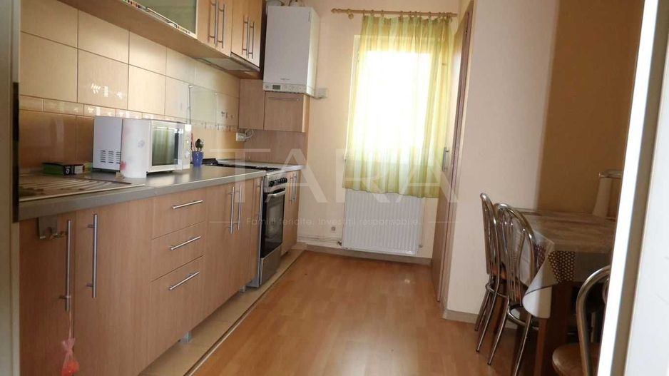 Apartament cu 3 camere, decomandat, în zona Pietei Zorilor! - Poză 2