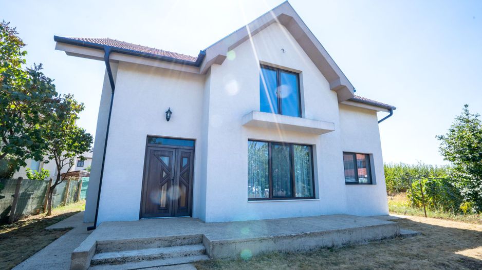 Casa Episcopia cu 774 mp teren, 4 dormotoare - Poză 3