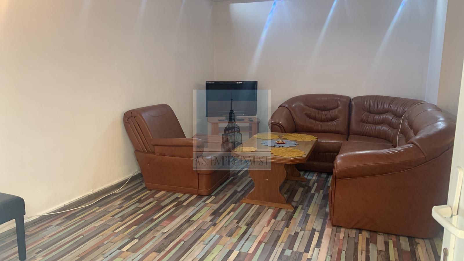 Apartament la casă, cu 3 camere mobilat/ utilat, 2 bai - zona Schei - Poză 3