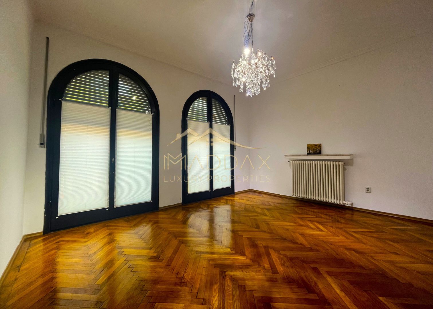 Apartament parter Piața Romană | 5 camere | Curte | 8 Locuri de Parcare - Poză 8