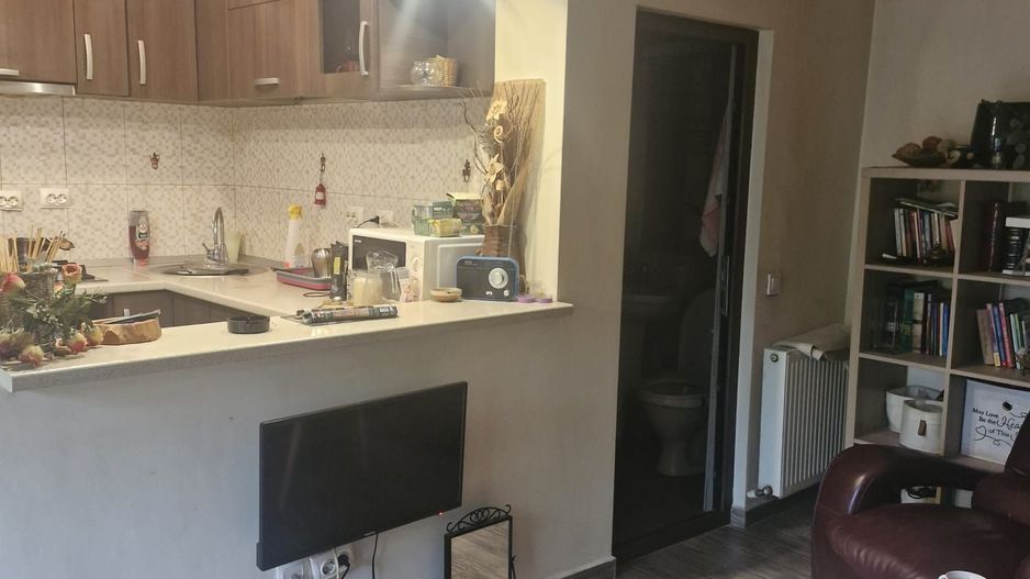 De Vanzare Apartament 2 Camere in Vila Sebastian sect 5 - Poză 4