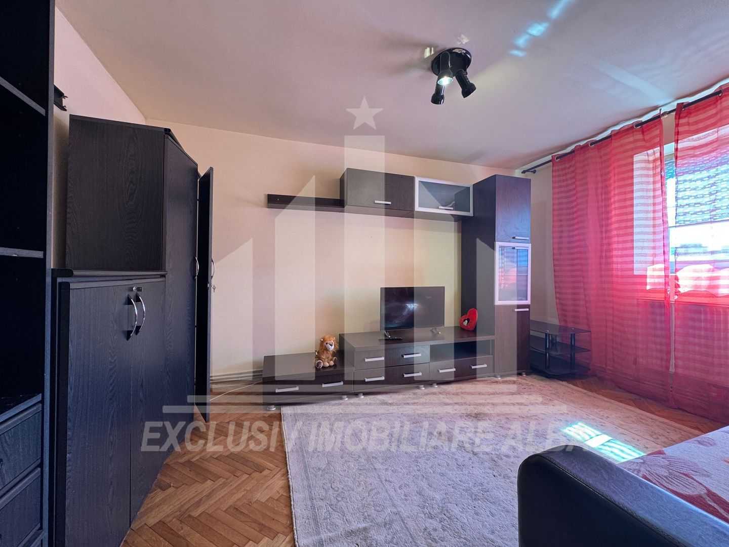 Apartament cu 3 camere decomandate de inchiriat, Cetate - Poză 1