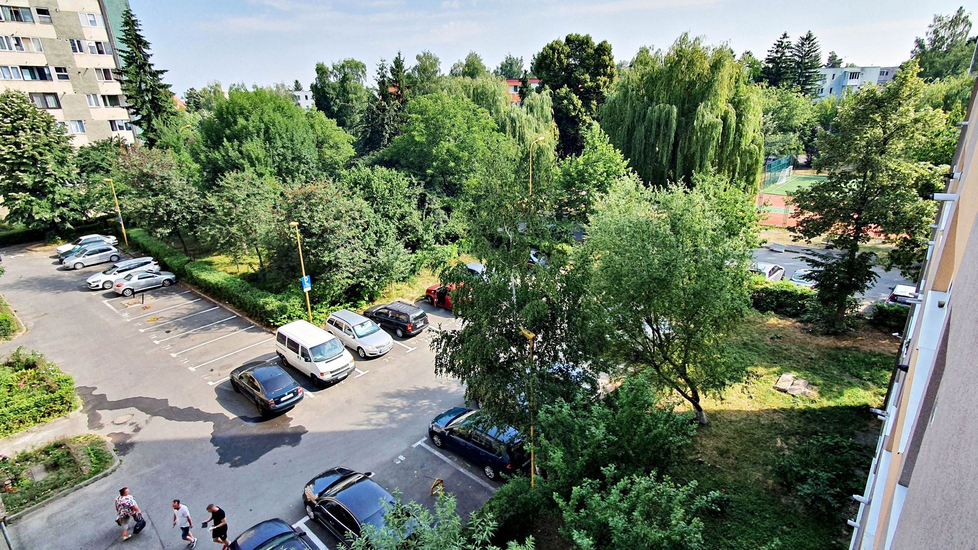 Calea Bucuresti, garsoniera cf I etaj 4/9 libera,semimobilata - Poză 2