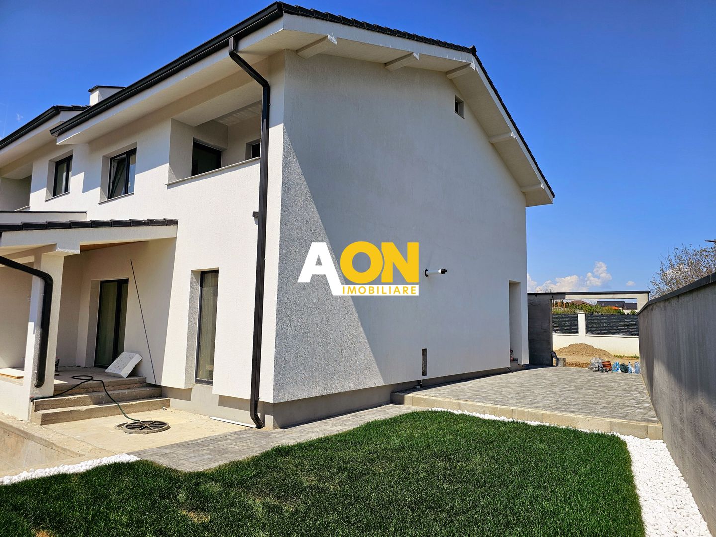 Duplex cu predare la cheie, 4 camere, piscina, 228 mp teren, Cetate - Poză 2