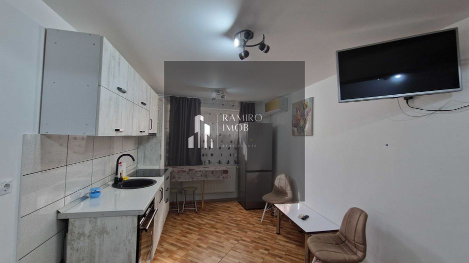 GARSONIERA 30MP, EROII REVOLUTIEI - Poză 2