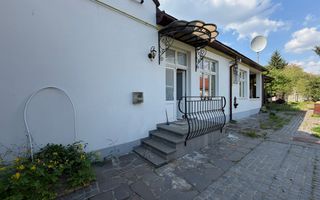 Casa renovata cu curte pentru inchiriere, zona Centrul Vechi - Poză 1
