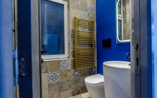 Apartament ULTRACENTRAL cu 3 camere, la cheie, renovat recent - Poză 5