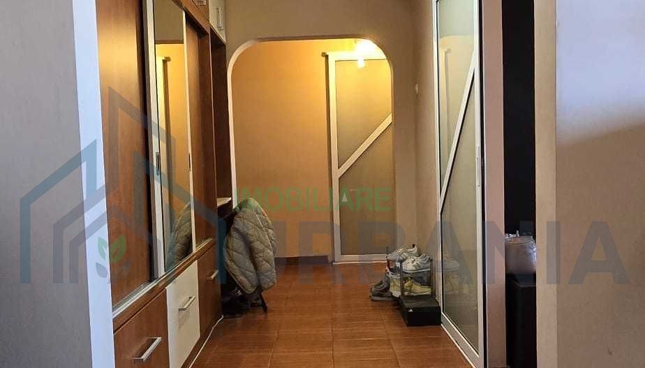 Apartament 2 camere, Podu Ros (Sens Giratoriu), etaj 10, vedere panoramică - Poză 3