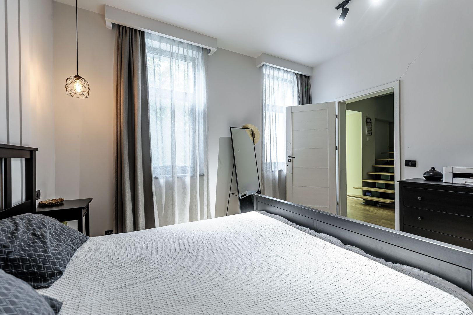 Apartament tip casa, cu gradina proprie, in zona centrala a Aradului - Poză 9
