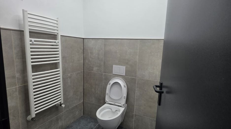 Spatiu Comercial de Inchiriat | Burdujeni, Suceava | Pret: 2.000€/luna - Poză 8