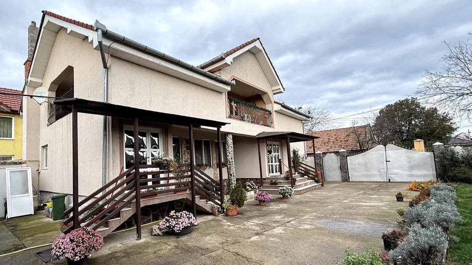 Casa 330 mp | cu teren 2300 mp | Santandrei - langa Oradea - Poză 1