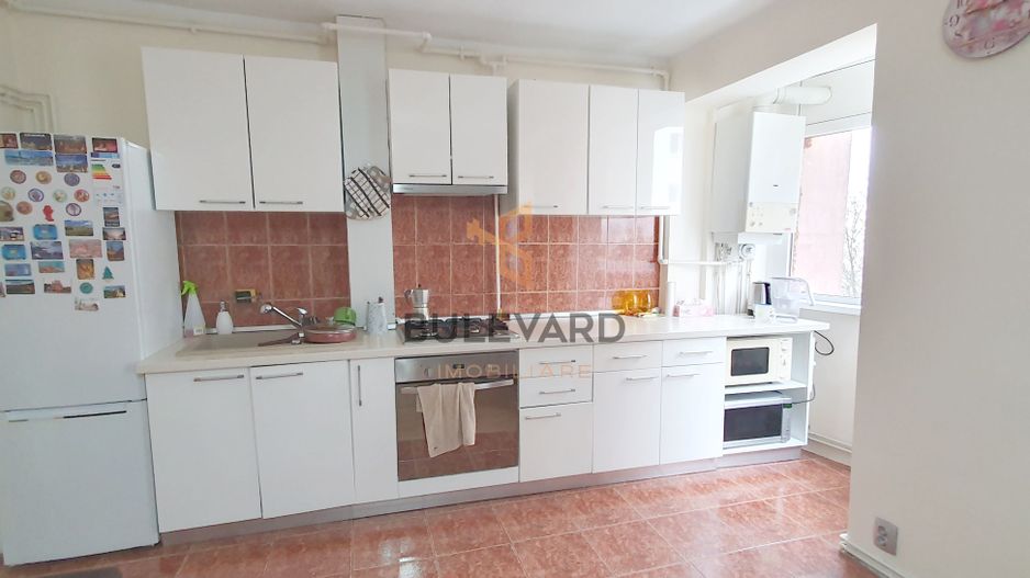 Apartament cu 3 camere + garaj, zona Big! - Poză 3