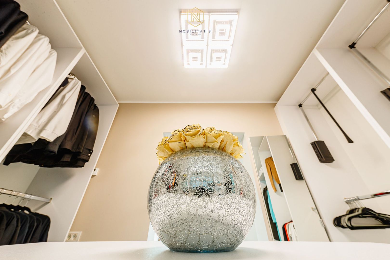 O Capodoperă Arhitecturală, Oferind Eleganță și Confort - Dumbravita - Poză 47