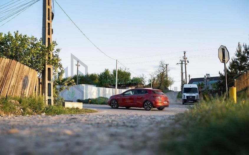 Teren intravilan Dorobanț, Aroneanu, Iași - 592 mp, cu branșamente definitive - Poză 3