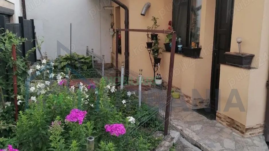 Casă cu 4 camere, ultracentrală Iași, 305 mp teren - Poză 3