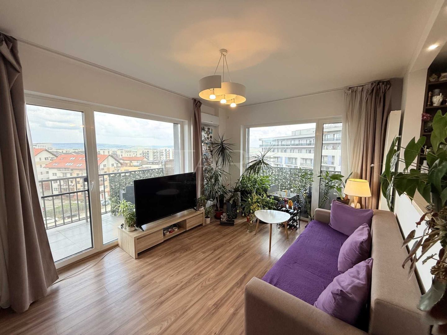 Apartament 3 camere, ultrafinisat, Bună Ziua, terasă 26 mp. - Poză 2