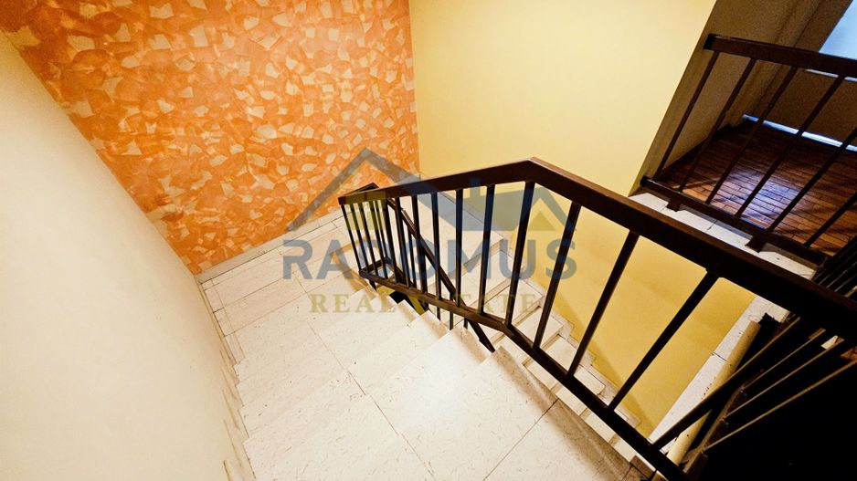 Vilă spațioasă, central, ideală pentru activități comerciale/birouri - Poză 9