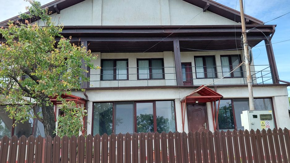Casa P+1 zona Traian cu vedere la Brates - Poză 2