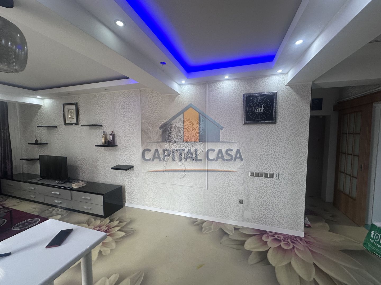 Apartament de Lux de vanzare, mobilat, utilat, Loc de parcare inclus - Poză 1