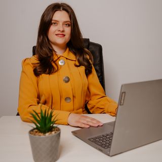 Larisa Zlatariu-Weiss - Golden Real Estate