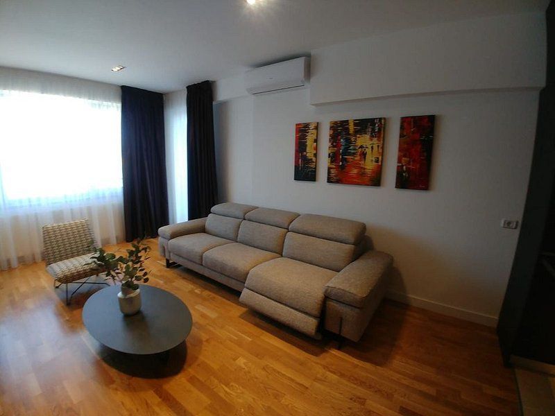 Apartament in imobil nou, suprafata generoasa, dressing, parcare - Poză 2