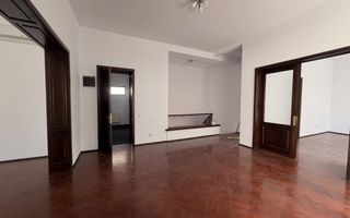 VILA INTERBELICĂ LA INCHIRIERE IN ZONA 1 MAI - Poză 19