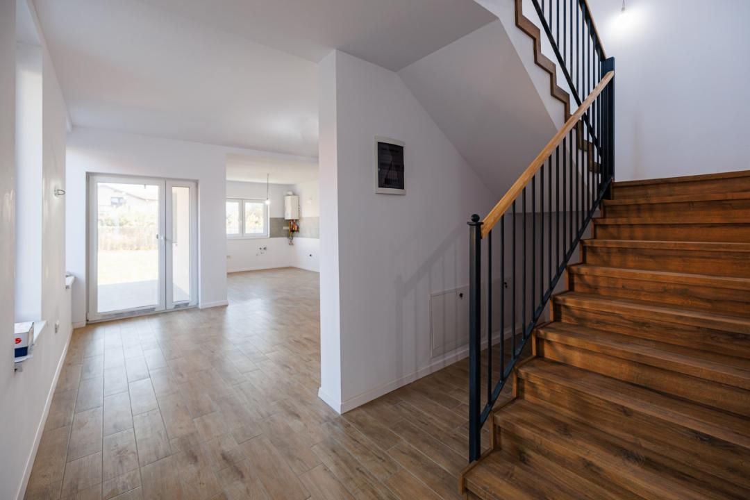 Duplex P+E în Moșnița Nouă, 3 dormitoare, 3 bai, teren 403 mp. Comision 0% - Poză 8