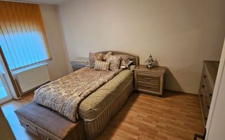 Vila superba cu cinci camere zona centrala - Poză 20