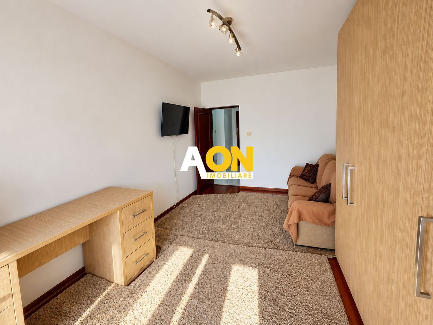 Apartament 2 camere, 2 balcoane, etaj 1, mobilat, zona Kaufland Cetate - Poză 10