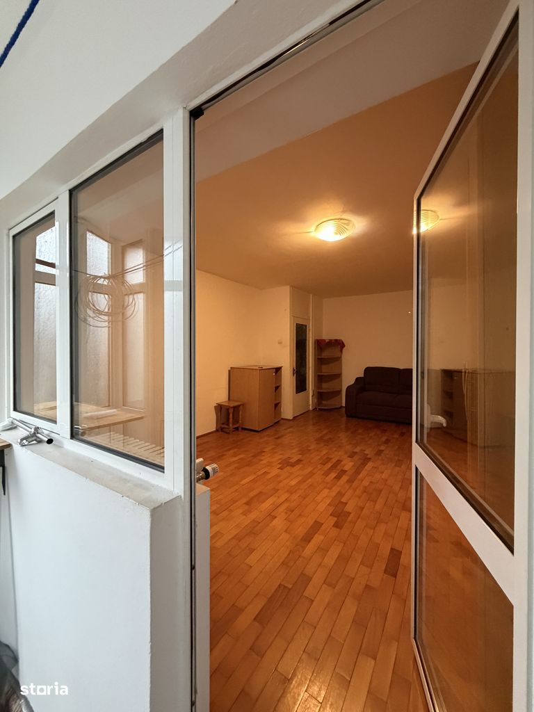 Vnazare garsoniera spatioasa 40mp, bloc 1988, Titan- Costin Georgian - Poză 2