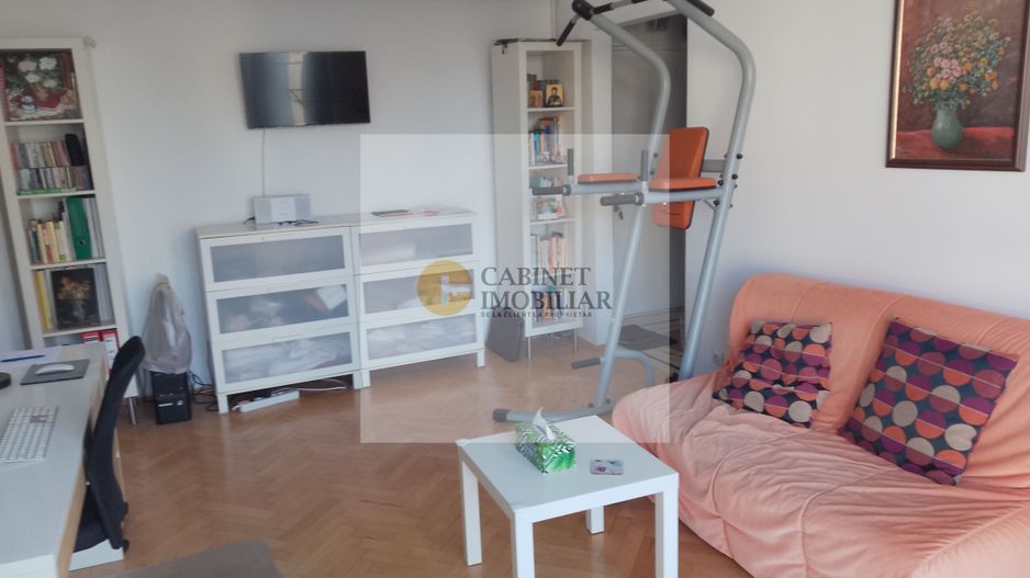 Piata Mihail Kogalniceanu |  2 camere |  Etaj 5/6 |  Balcon deschis - Poză 2