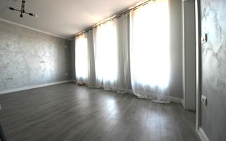 Curte, 4 apartamente, 8 camere, perfectă pt activități educaționale-Dumbravita - Poză 18