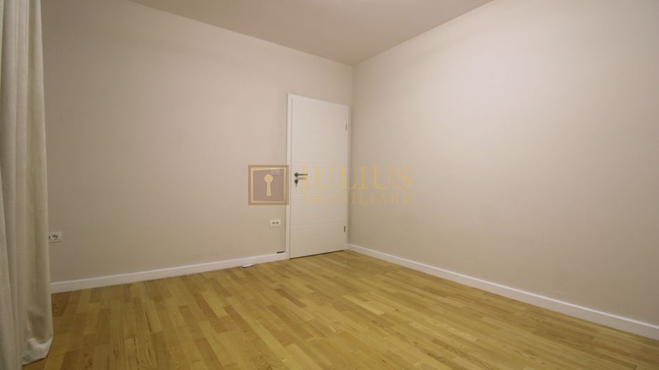 Casa in Ghiroda, 5 camere, 2 bai. - Poză 12