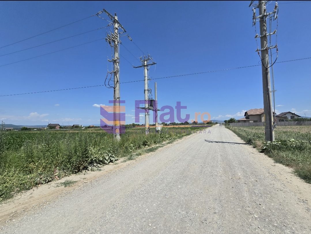 Teren intravilan de vânzare în Hărman, Brașov cu utilitati - Poză 6