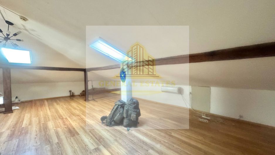 Spre Vânzare Proprietate remarcabilă cu 6 camere în inima Iașului ! - Poză 13