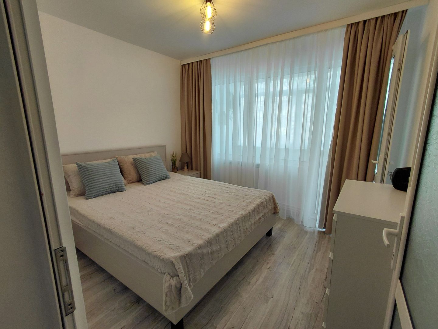 🏡  Apartament 3 camere – Micro 16,  etaj 2, (în spate la complex  Siret) - Poză 13