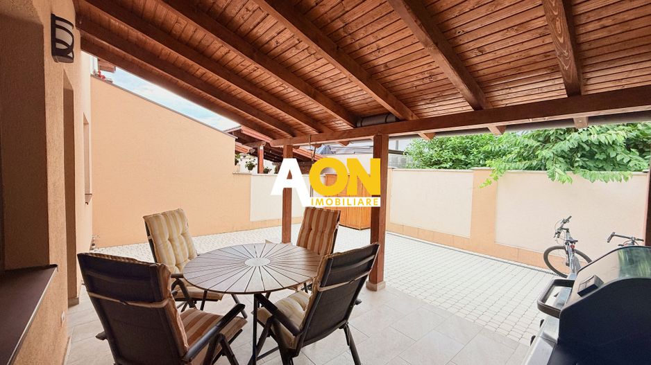 Casă tip înșiruit în Cetate, 4 camere, P+1, mobilată, cartier Cetate - Poză 3