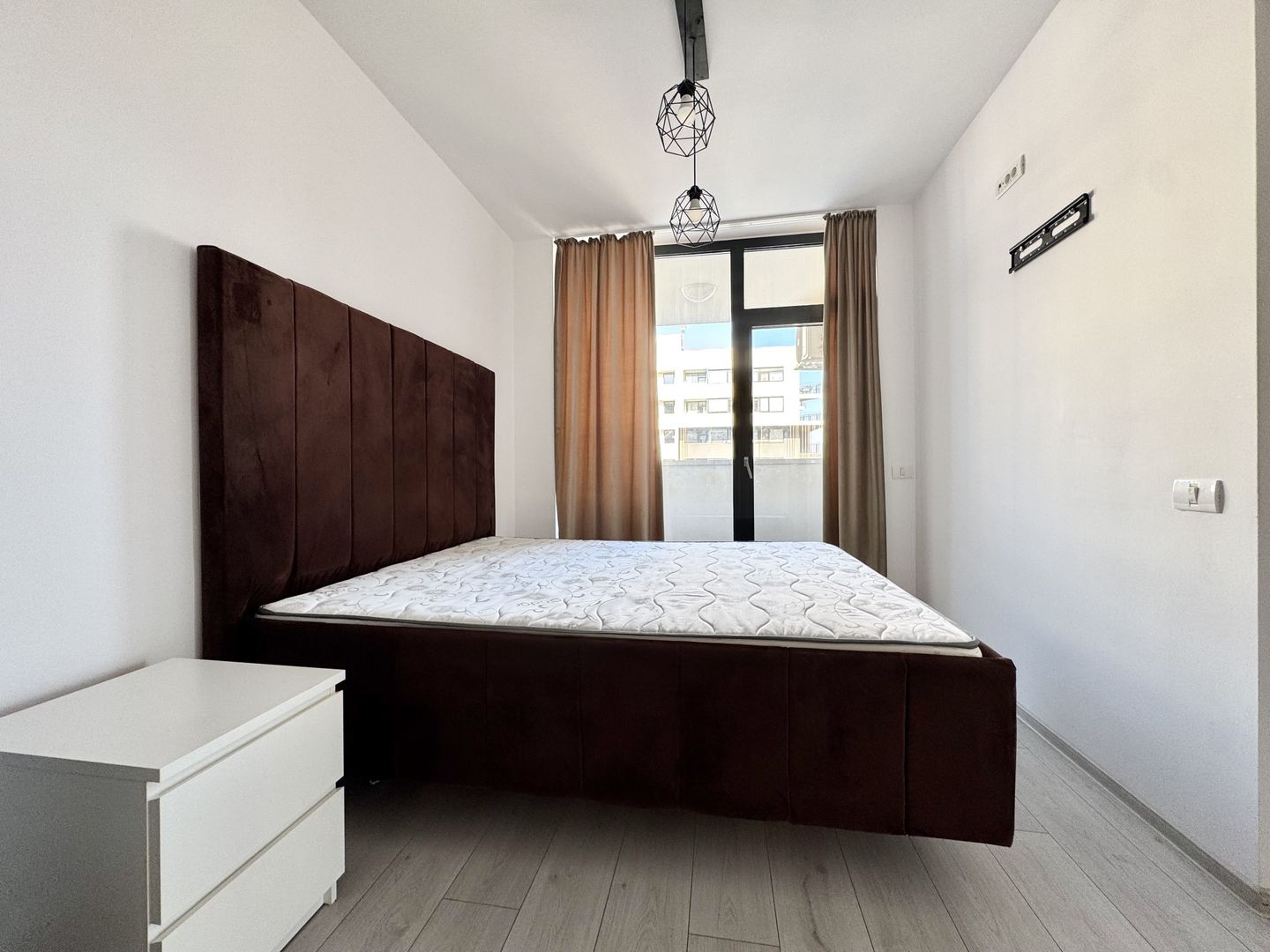 Apartament luminos cu 2 camere, balcon – zona Vox - Poză 18