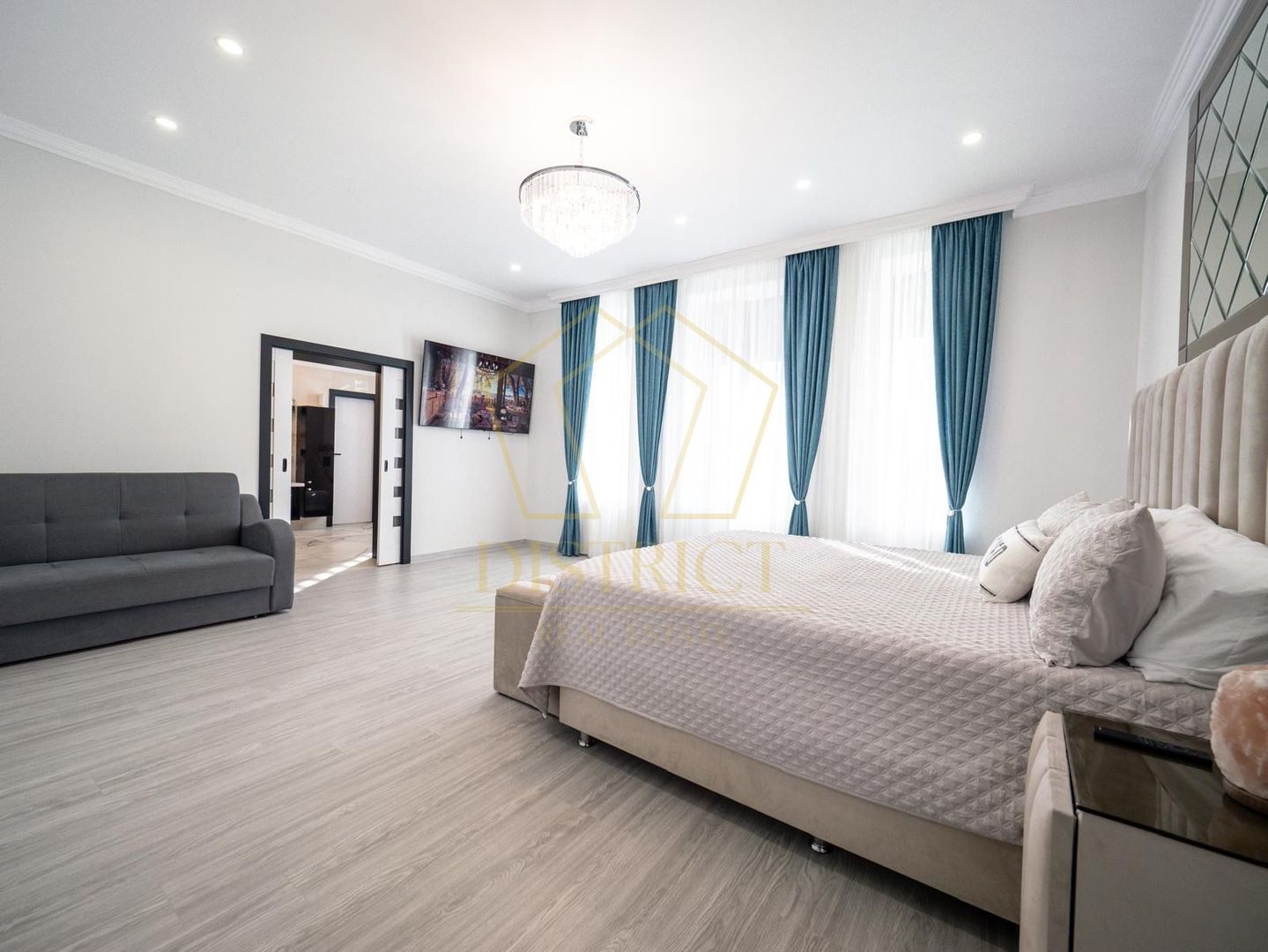 Vilă de LUX cu piscină, 278 mp utili și teren de 1.780 mp I Sag - Poză 12