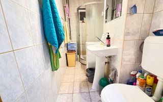 Apartament cu 3 camere in zona Dambovita - Poză 8