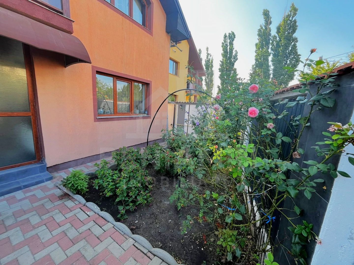 Casa Moderna P+M-220mp-6 Camere-Toate Utilitatile-An 2010-Zona Ford - Poză 12